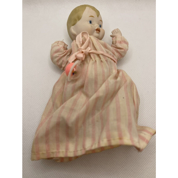 Antique Miniature All Bisque Baby Doll Jointed Body Painted Eyes 5.5 Inches - Picture 1 of 9